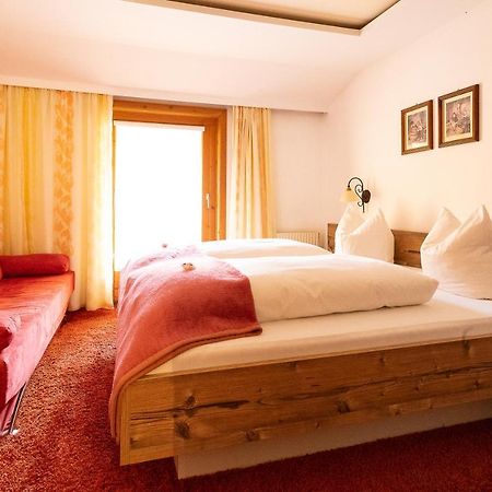 Petererhof Hotel แกร์ลอส ภายนอก รูปภาพ