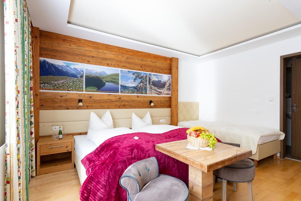 Petererhof Hotel แกร์ลอส ภายนอก รูปภาพ